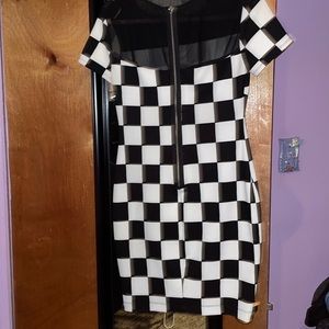 Bisou Bisou black and white checker boxes